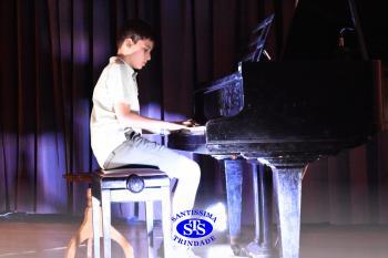 Alunos apresentam suas habilidades no Recital de Piano