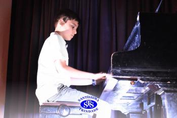 Alunos apresentam suas habilidades no Recital de Piano