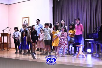 Alunos apresentam suas habilidades no Recital de Piano