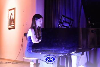 Alunos apresentam suas habilidades no Recital de Piano