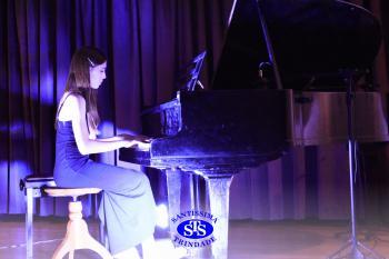 Alunos apresentam suas habilidades no Recital de Piano