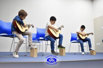 Alunos apresentam o resultado das aulas do ano no Recital de Violão