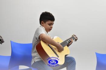Alunos apresentam o resultado das aulas do ano no Recital de Violão