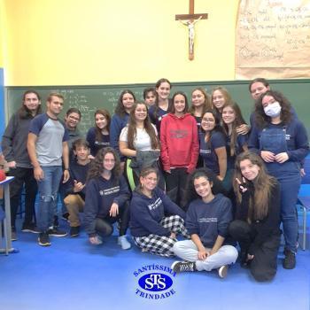 3ª série EM recebe visita de intercambista da Itália