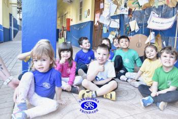 Alunos constroem Árvore das Vivências com memórias | Infantil 3