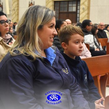 Famílias do Colégio se reúnem em momentos de oração e gratidão na Catedral