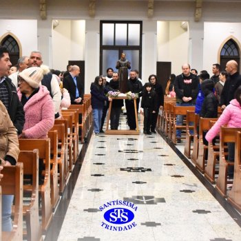 Famílias do Colégio se reúnem em momentos de oração e gratidão na Catedral