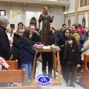 Famílias do Colégio se reúnem em momentos de oração e gratidão na Catedral