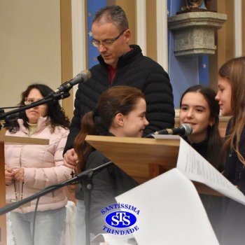 Famílias do Colégio se reúnem em momentos de oração e gratidão na Catedral