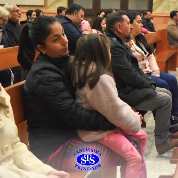 Famílias do Colégio se reúnem em momentos de oração e gratidão na Catedral