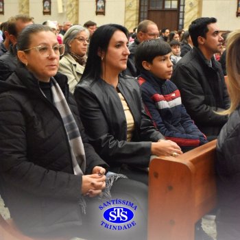 Famílias do Colégio se reúnem em momentos de oração e gratidão na Catedral