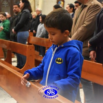 Famílias do Colégio se reúnem em momentos de oração e gratidão na Catedral