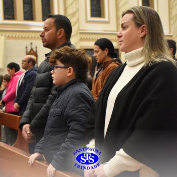 Famílias do Colégio se reúnem em momentos de oração e gratidão na Catedral