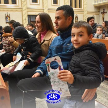 Famílias do Colégio se reúnem em momentos de oração e gratidão na Catedral
