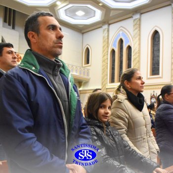 Famílias do Colégio se reúnem em momentos de oração e gratidão na Catedral