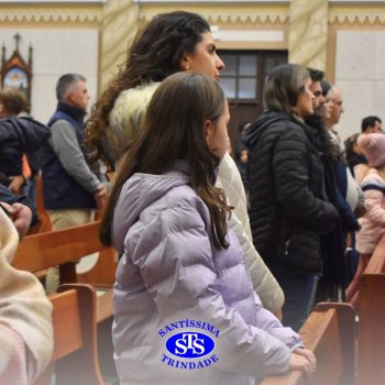 Famílias do Colégio se reúnem em momentos de oração e gratidão na Catedral