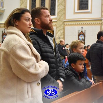 Famílias do Colégio se reúnem em momentos de oração e gratidão na Catedral