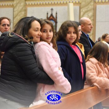 Famílias do Colégio se reúnem em momentos de oração e gratidão na Catedral