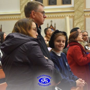 Famílias do Colégio se reúnem em momentos de oração e gratidão na Catedral