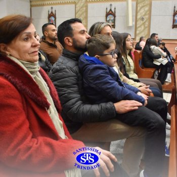 Famílias do Colégio se reúnem em momentos de oração e gratidão na Catedral