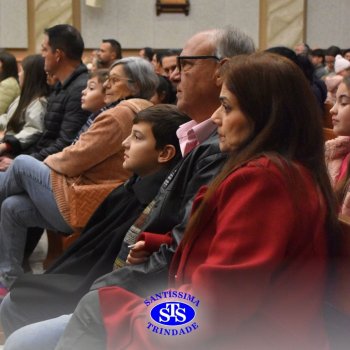 Famílias do Colégio se reúnem em momentos de oração e gratidão na Catedral