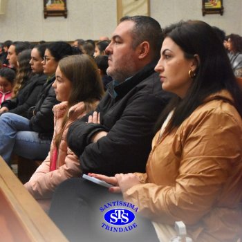 Famílias do Colégio se reúnem em momentos de oração e gratidão na Catedral