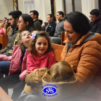 Famílias do Colégio se reúnem em momentos de oração e gratidão na Catedral