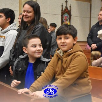 Famílias do Colégio se reúnem em momentos de oração e gratidão na Catedral