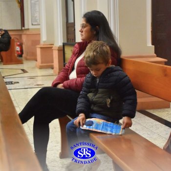 Famílias do Colégio se reúnem em momentos de oração e gratidão na Catedral