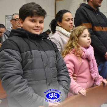 Famílias do Colégio se reúnem em momentos de oração e gratidão na Catedral