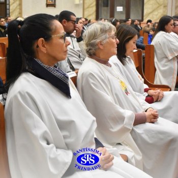 Famílias do Colégio se reúnem em momentos de oração e gratidão na Catedral