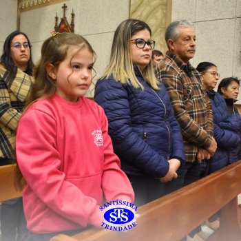 Famílias do Colégio se reúnem em momentos de oração e gratidão na Catedral