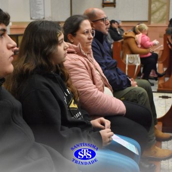 Famílias do Colégio se reúnem em momentos de oração e gratidão na Catedral