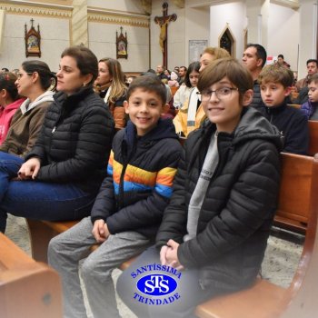 Famílias do Colégio se reúnem em momentos de oração e gratidão na Catedral
