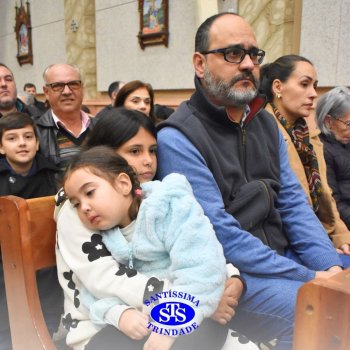 Famílias do Colégio se reúnem em momentos de oração e gratidão na Catedral