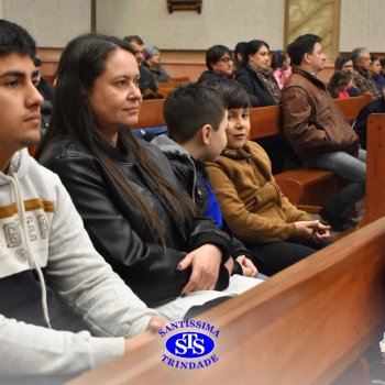 Famílias do Colégio se reúnem em momentos de oração e gratidão na Catedral
