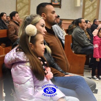 Famílias do Colégio se reúnem em momentos de oração e gratidão na Catedral