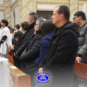 Famílias do Colégio se reúnem em momentos de oração e gratidão na Catedral