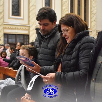 Famílias do Colégio se reúnem em momentos de oração e gratidão na Catedral