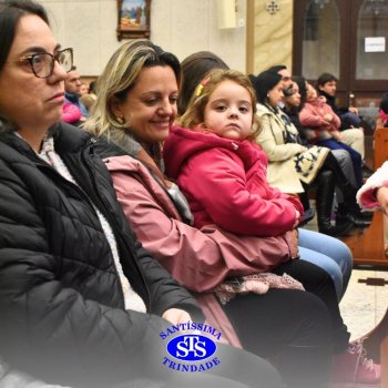 Famílias do Colégio se reúnem em momentos de oração e gratidão na Catedral
