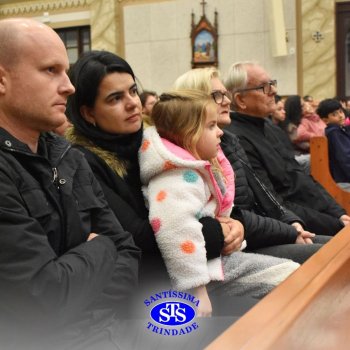 Famílias do Colégio se reúnem em momentos de oração e gratidão na Catedral
