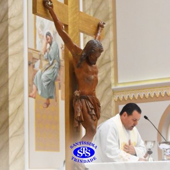 Famílias do Colégio se reúnem em momentos de oração e gratidão na Catedral