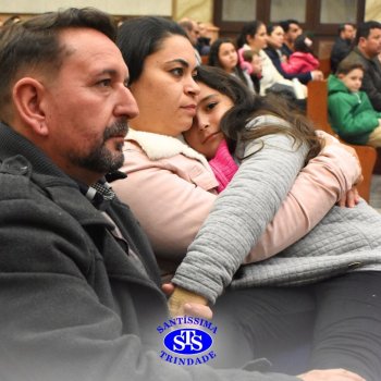 Famílias do Colégio se reúnem em momentos de oração e gratidão na Catedral