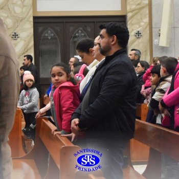 Famílias do Colégio se reúnem em momentos de oração e gratidão na Catedral