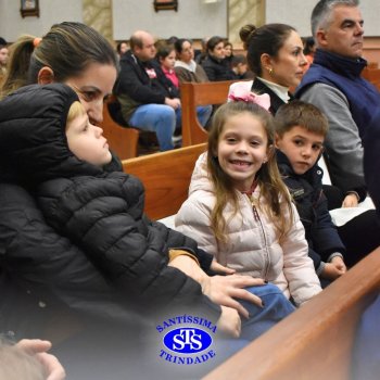 Famílias do Colégio se reúnem em momentos de oração e gratidão na Catedral