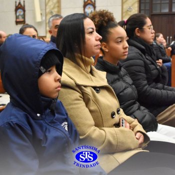 Famílias do Colégio se reúnem em momentos de oração e gratidão na Catedral