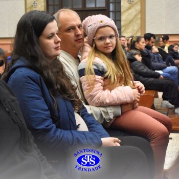 Famílias do Colégio se reúnem em momentos de oração e gratidão na Catedral