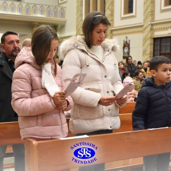 Famílias do Colégio se reúnem em momentos de oração e gratidão na Catedral