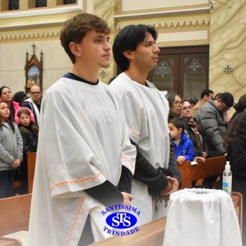 Famílias do Colégio se reúnem em momentos de oração e gratidão na Catedral