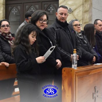 Famílias do Colégio se reúnem em momentos de oração e gratidão na Catedral